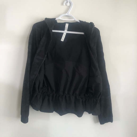 Lululemon Pack it up Jacket - Picture 5 of 6